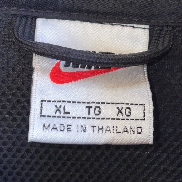 Vintage/ Retro NIKE  Red&Black Windbreaker Size:XL - Picture 2 of 4